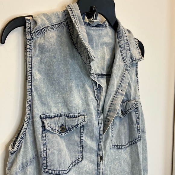 Blue Jean Button Down Tank Top Size Medium - Picture 1 of 6